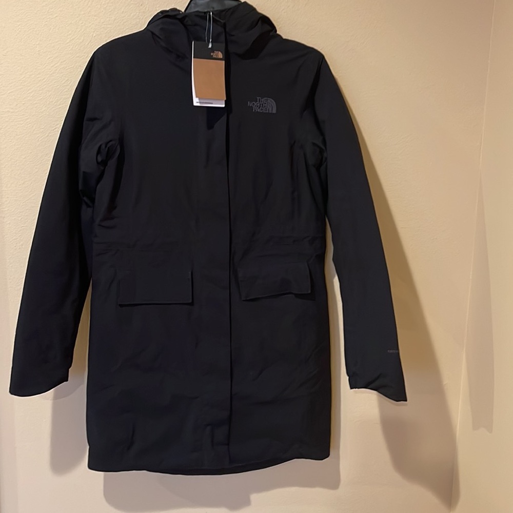 NWT The North Face City Breeze Insulated Parka in Black - Picture 2 of 10
